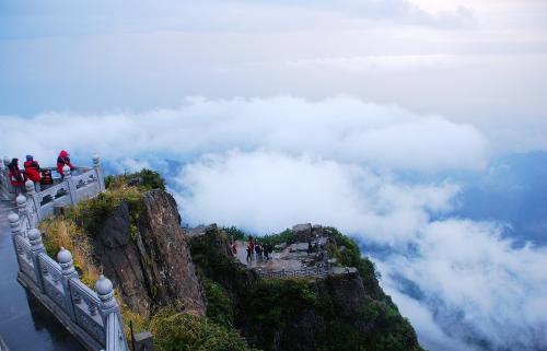 峨眉山山頂