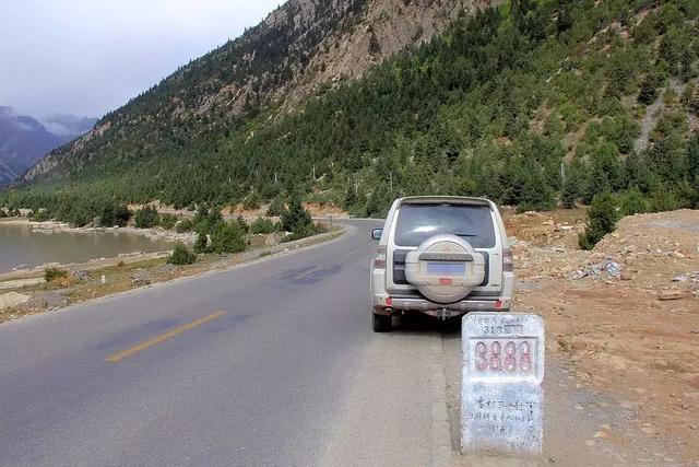 越野車